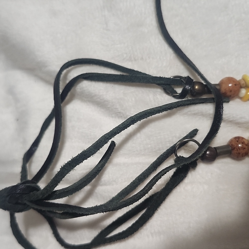 Handcrafted Beaded Native American Necklace with Brown Pendant - Picture 4 of 5